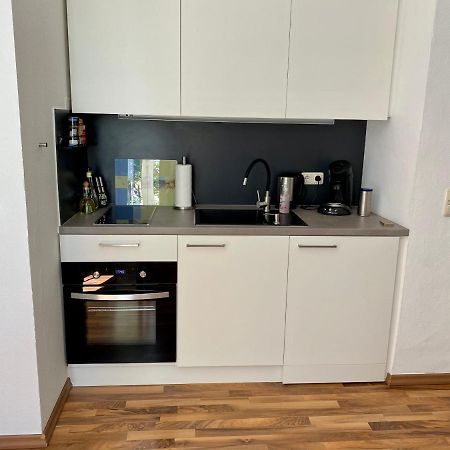 Zentrale Ferienwohnung Mit Balkon In Aachen Bagian luar foto