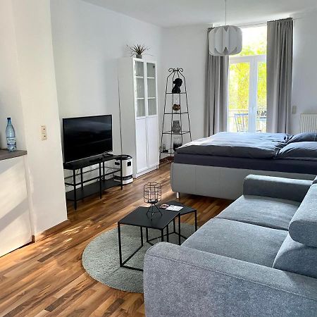 Zentrale Ferienwohnung Mit Balkon In Aachen Bagian luar foto