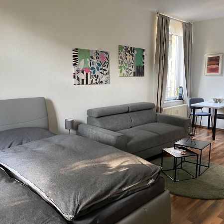 Zentrale Ferienwohnung Mit Balkon In Aachen Bagian luar foto