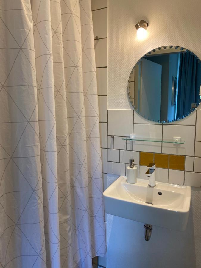 Zentrale Ferienwohnung Mit Balkon In Aachen Bagian luar foto