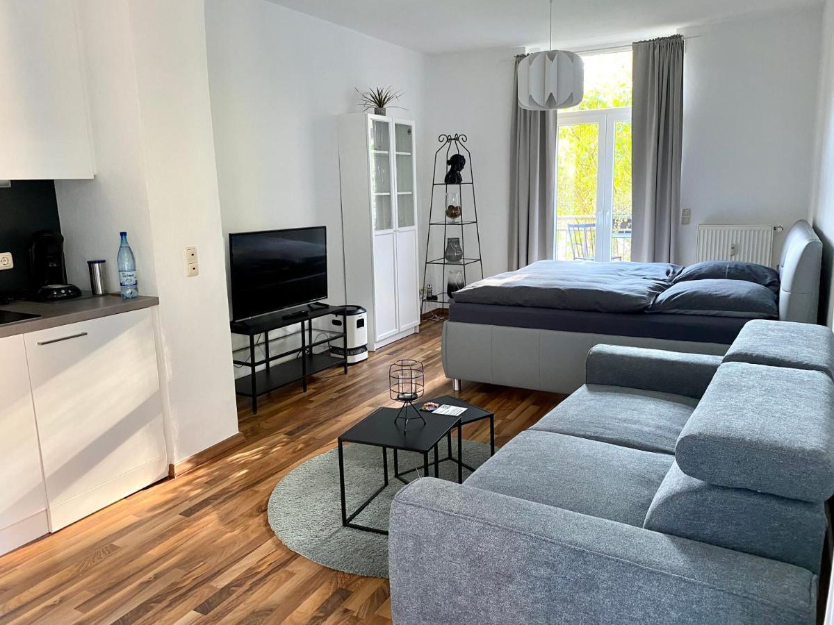Zentrale Ferienwohnung Mit Balkon In Aachen Bagian luar foto