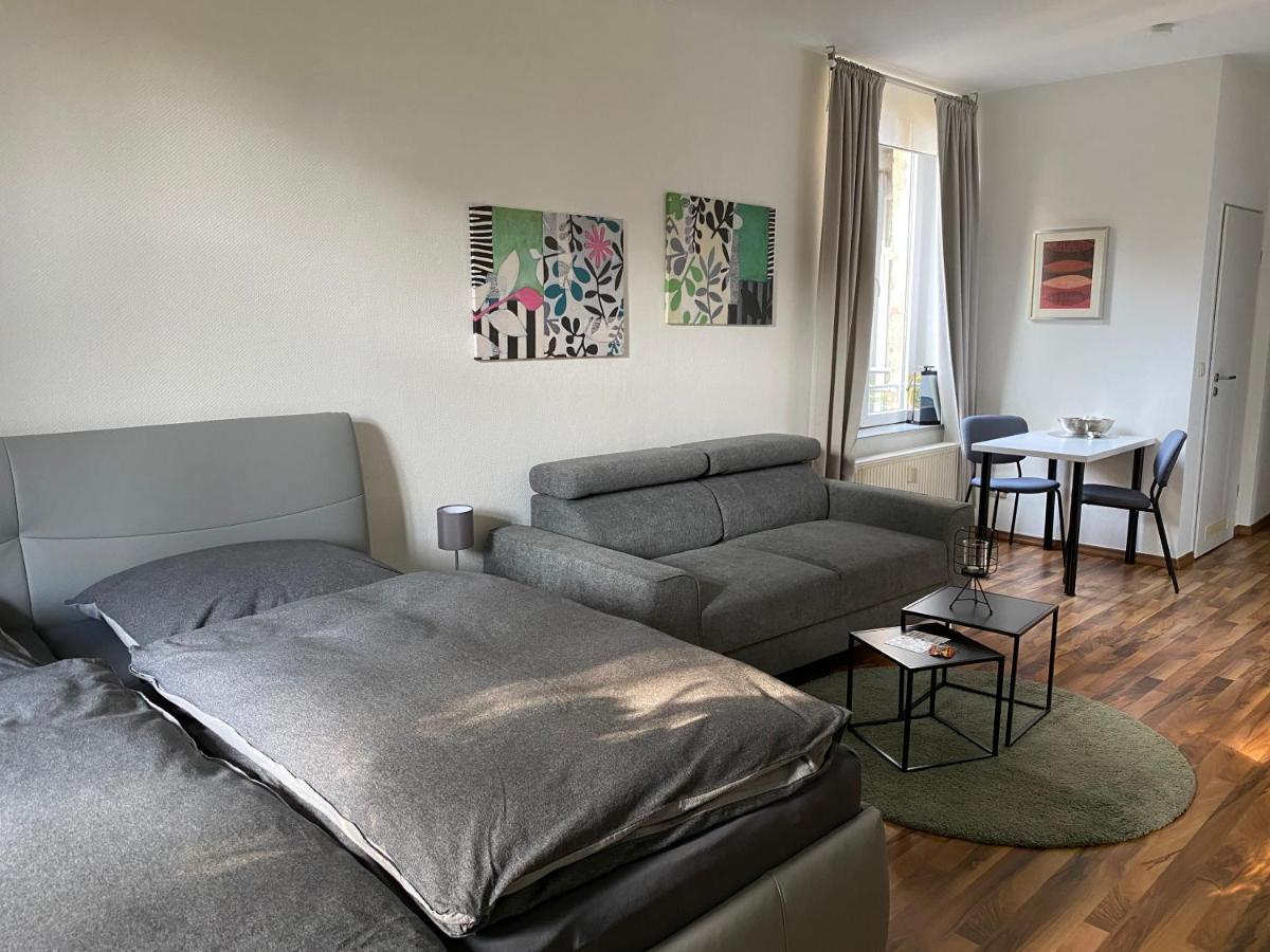 Zentrale Ferienwohnung Mit Balkon In Aachen Bagian luar foto