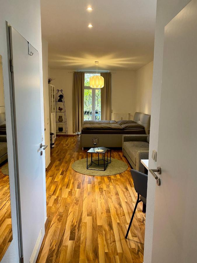 Zentrale Ferienwohnung Mit Balkon In Aachen Bagian luar foto