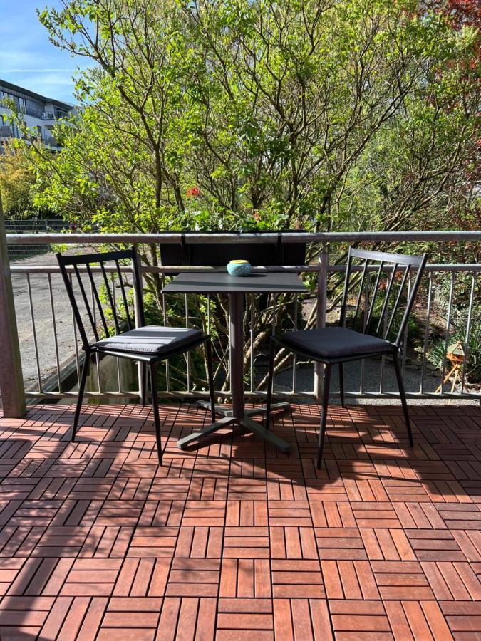 Zentrale Ferienwohnung Mit Balkon In Aachen Bagian luar foto